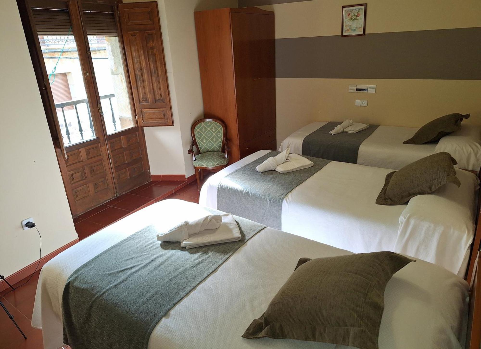 Hostal Rio Duero Molinos de Duero Eksteriør billede